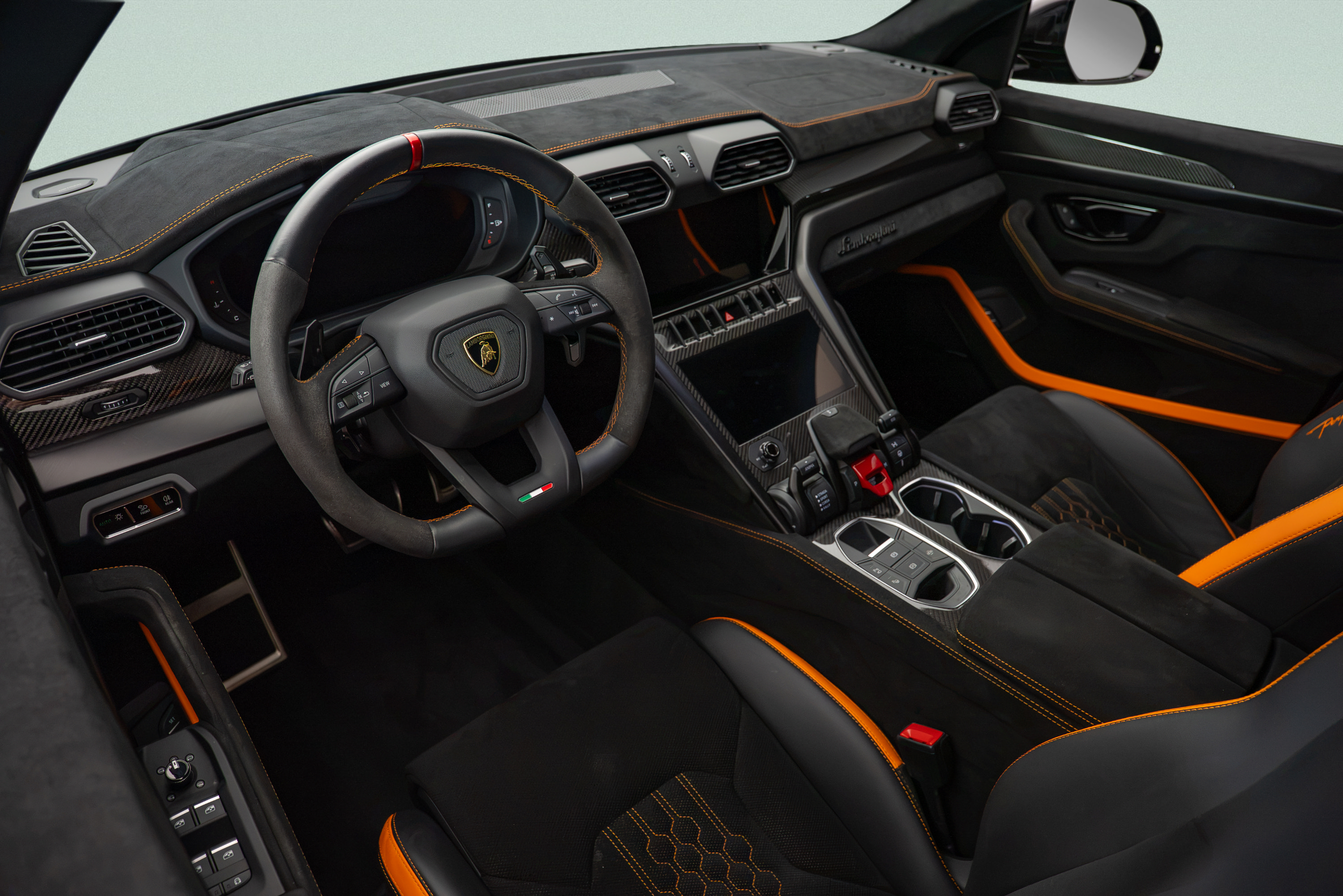 Used 2024 Lamborghini Urus Performante AWD/4WD image 10