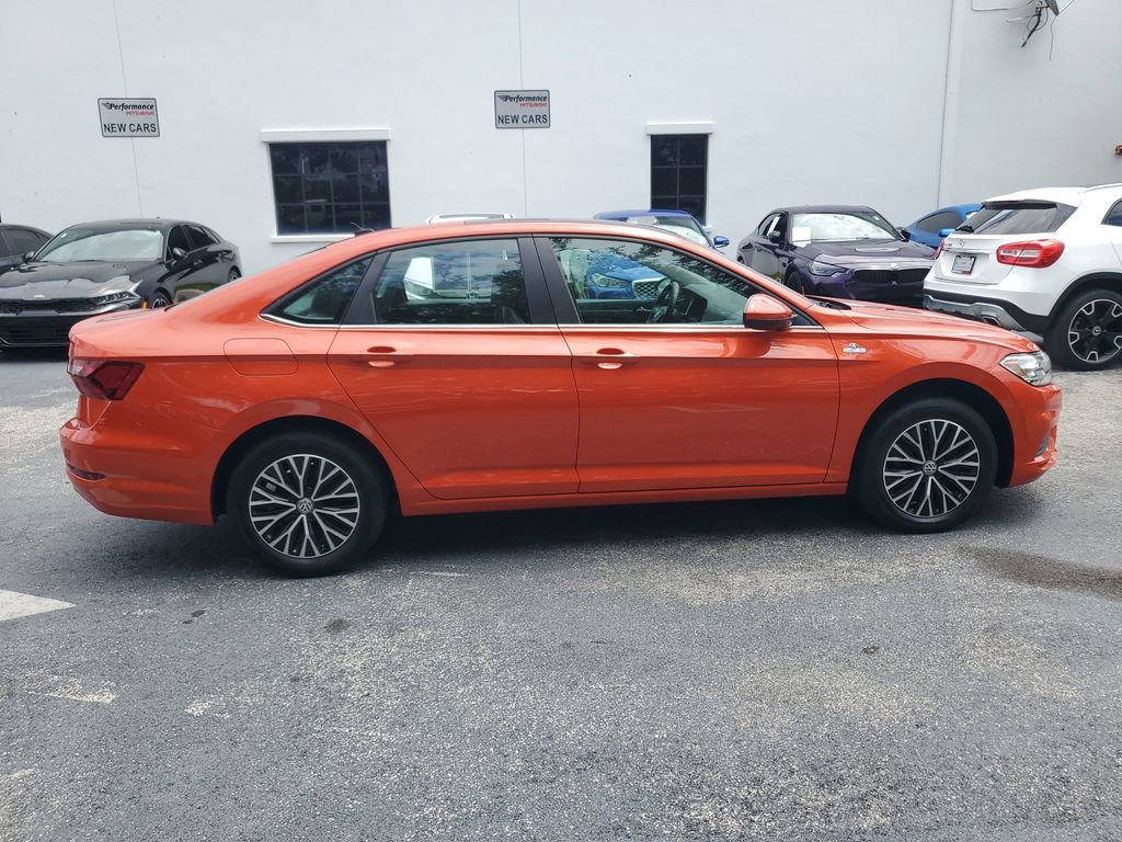 Used 2020 Volkswagen Jetta SE w/ SE Cold Weather Package image 4