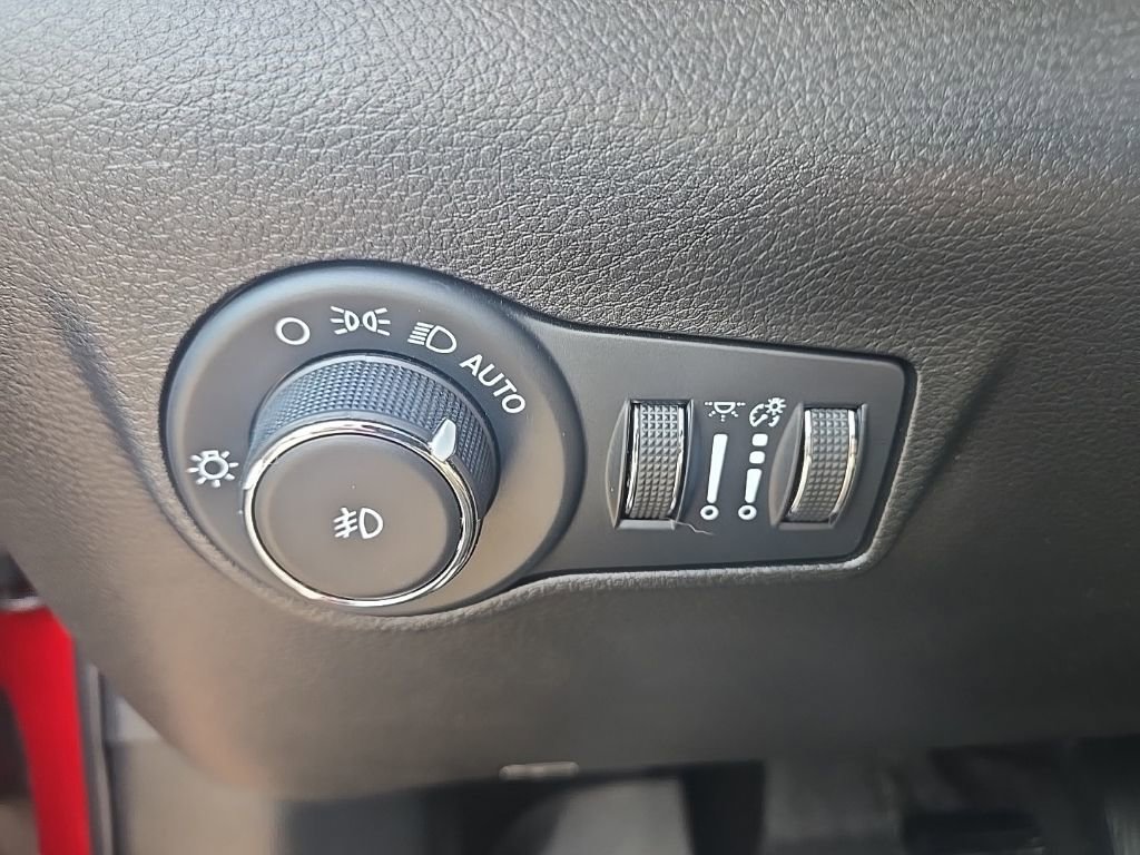 Used 2024 Jeep Compass Limited w/ High Altitude Package image 15