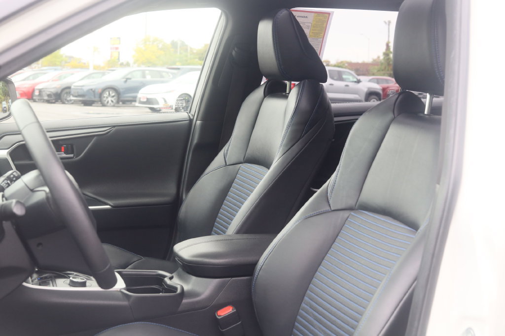 Used 2019 Toyota RAV4 XSE w/ XSE Weather Package AWD/4WD image 19