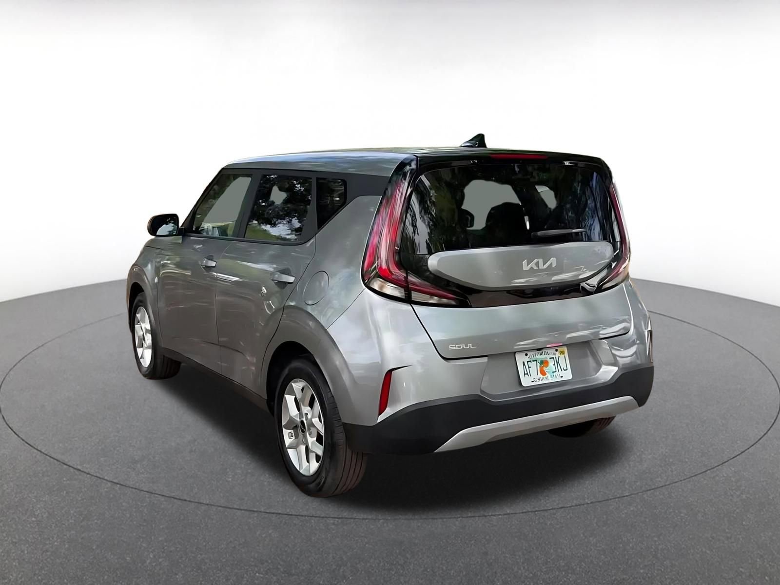 Used 2025 Kia Soul LX w/ LX Technology Package image 12