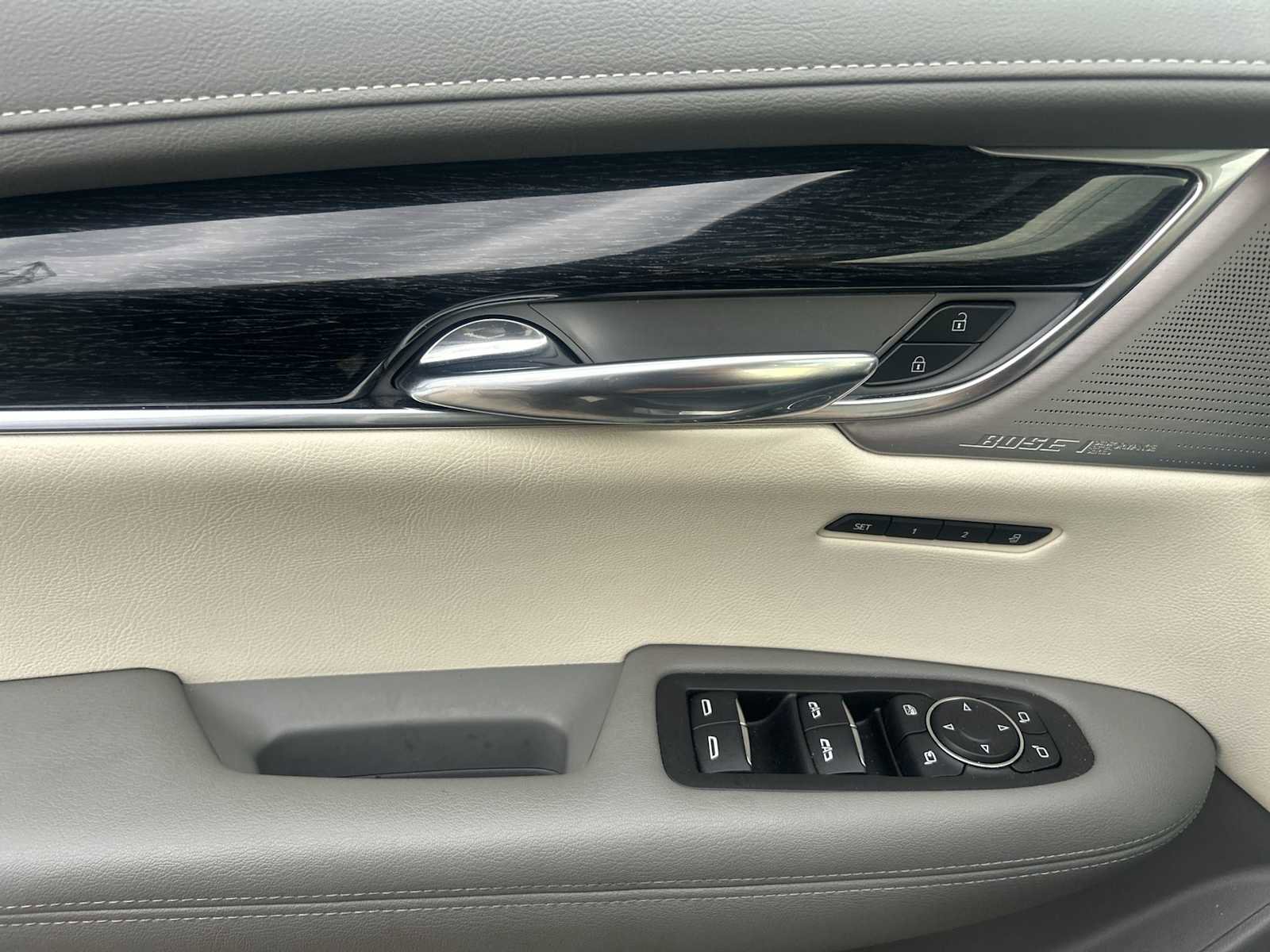 Used 2020 Cadillac XT6 Premium Luxury image 24