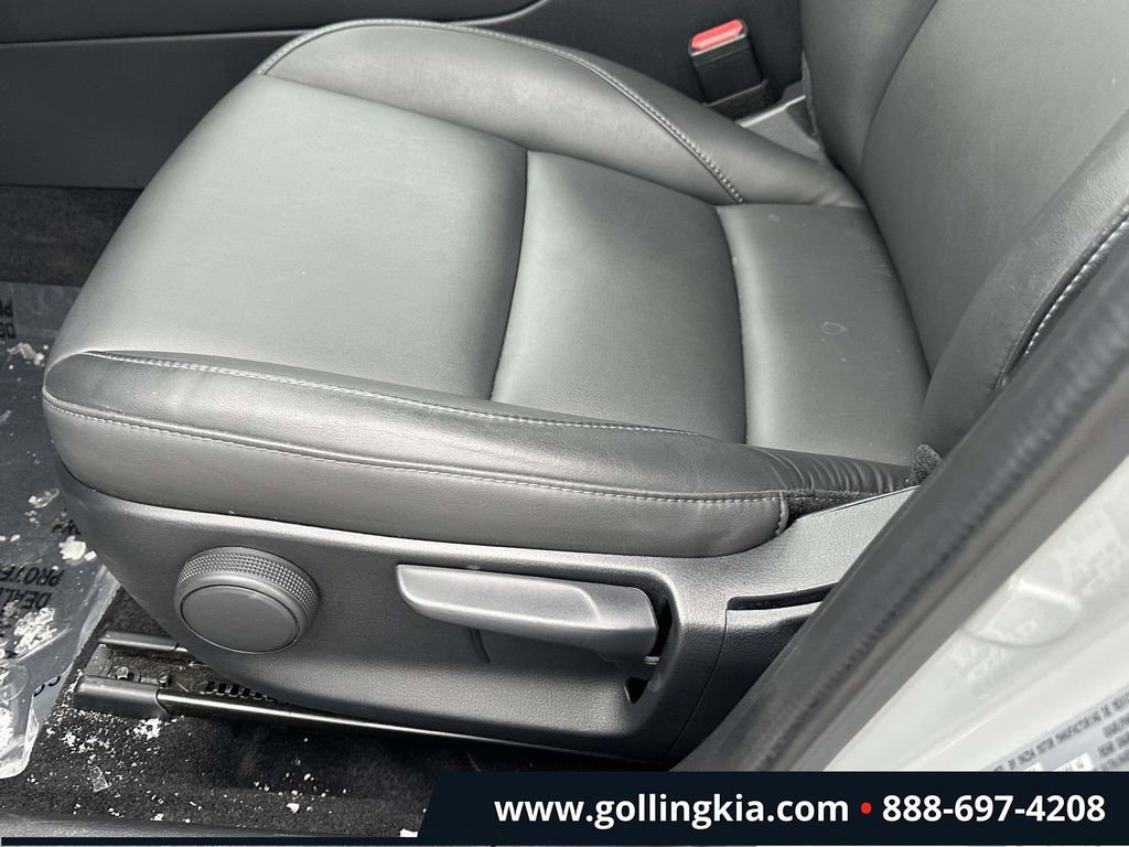 Used 2025 MAZDA CX-30 AWD 2.5 S w/ Select Sport Pkg image 17