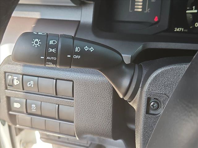 Used 2025 Toyota Tacoma SR5 AWD/4WD image 15