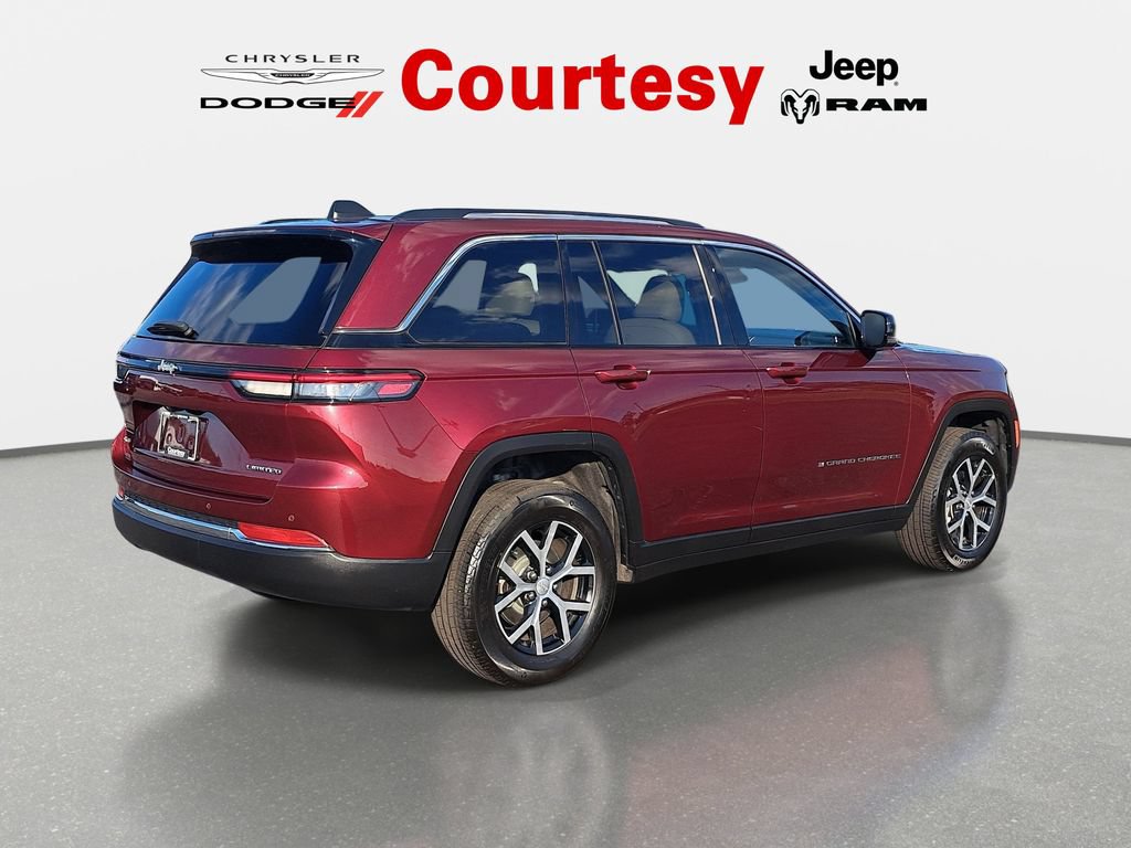 Certified 2023 Jeep Grand Cherokee Limited w/ Trailer Tow Prep Group (B) AWD/4WD image 4