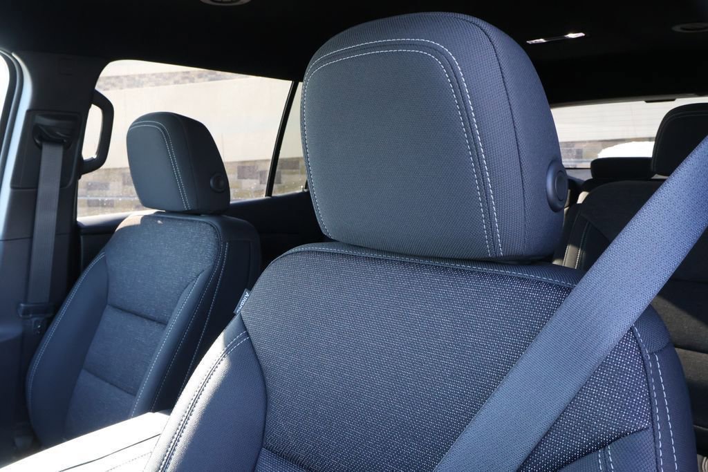 New 2026 Chevrolet Traverse LT w/ Midnight/Sport Edition FWD image 15