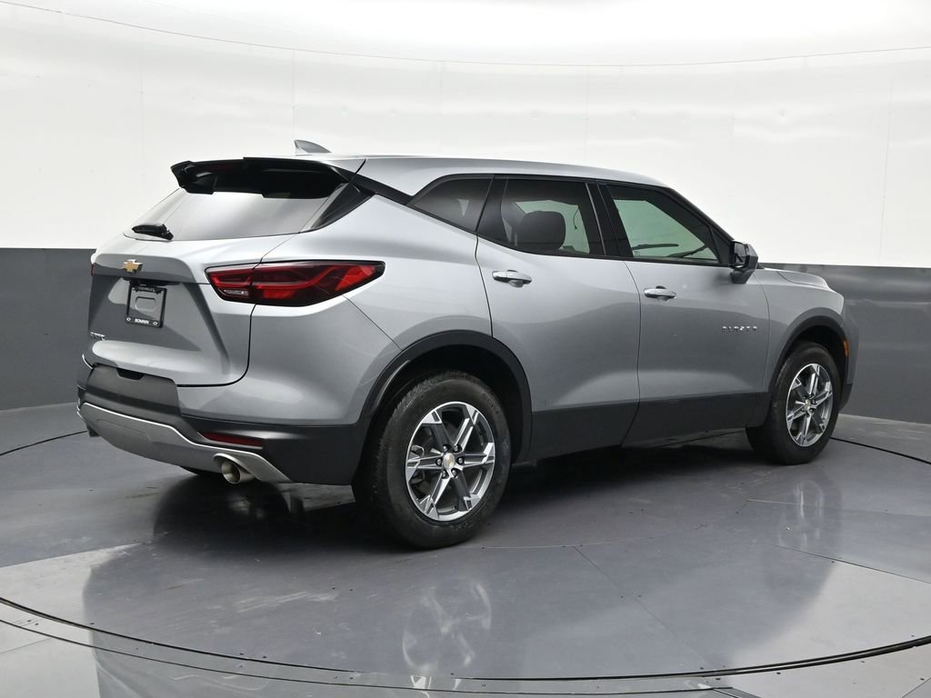Used 2024 Chevrolet Blazer LT FWD image 5