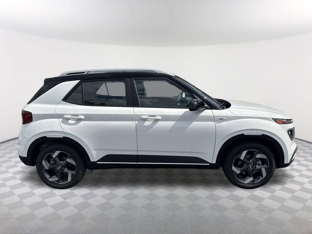 New 2025 Hyundai Venue Limited FWD image 4