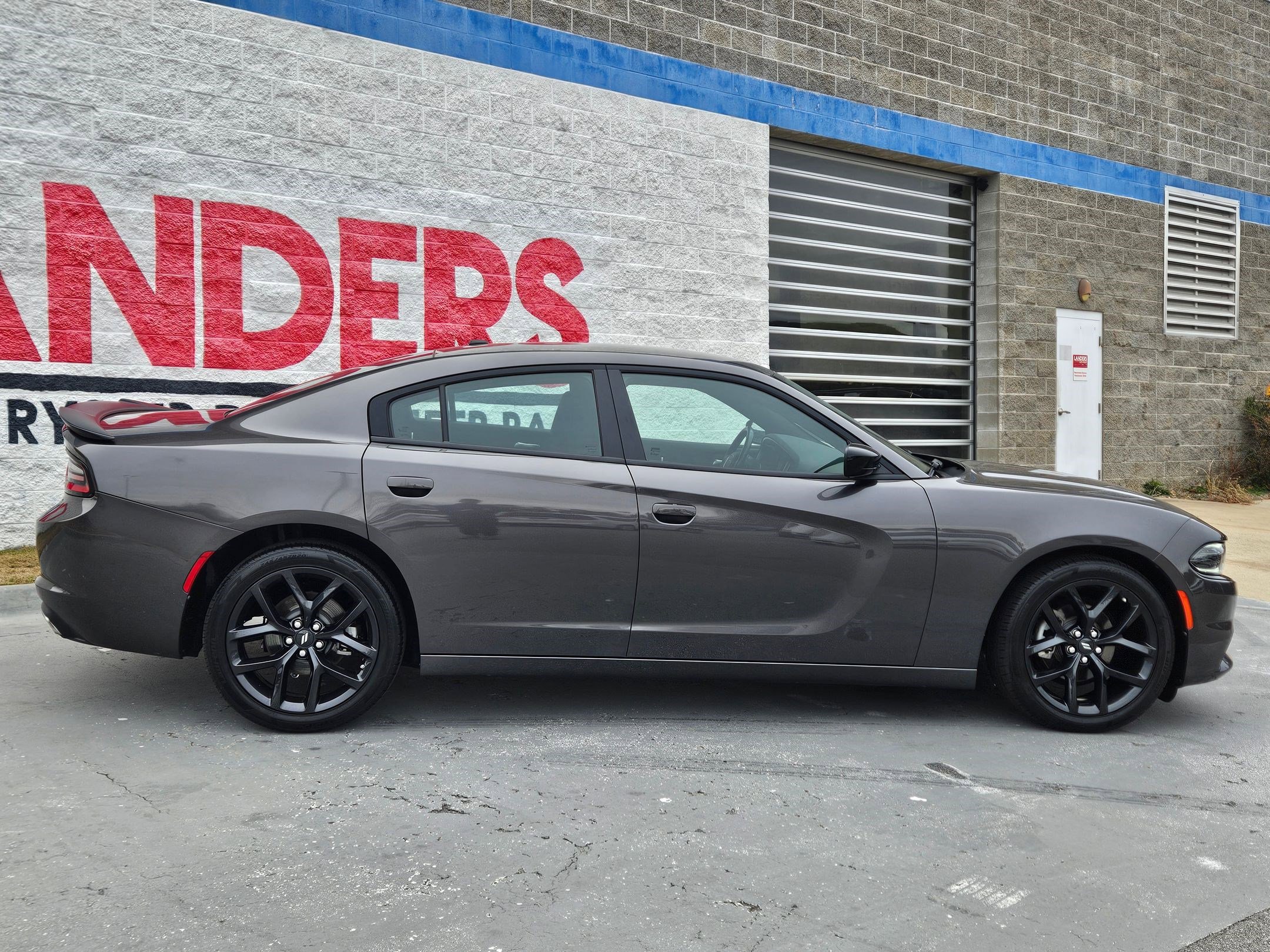 Used 2022 Dodge Charger SXT w/ Blacktop Package image 8