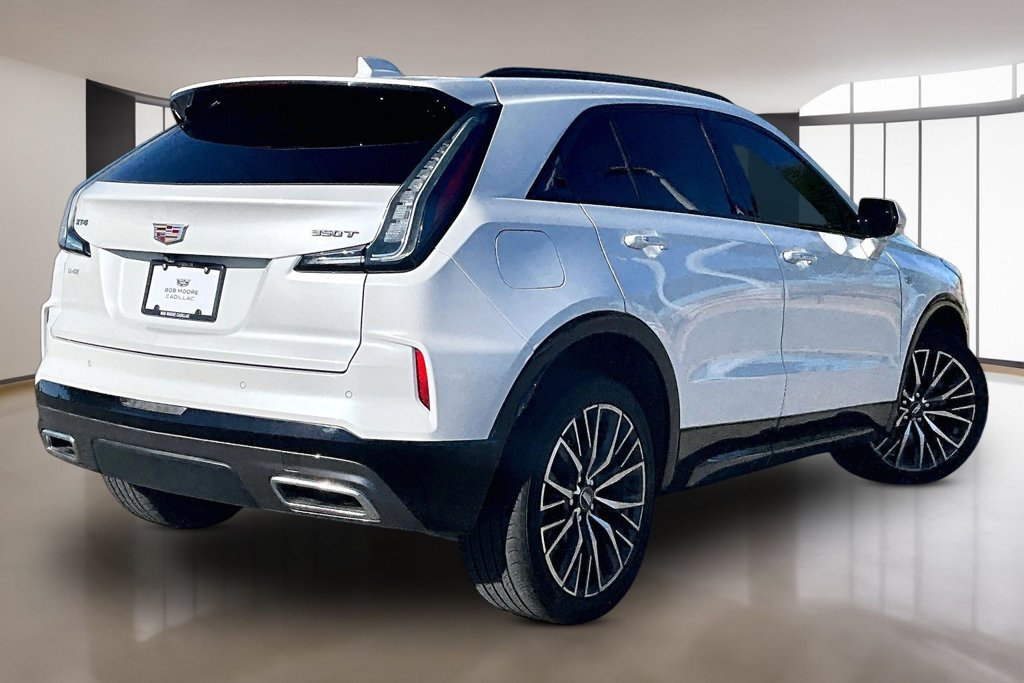 Used 2024 Cadillac XT4 Sport FWD image 2