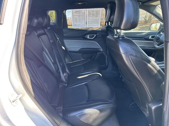 Used 2023 Jeep Compass Latitude image 24