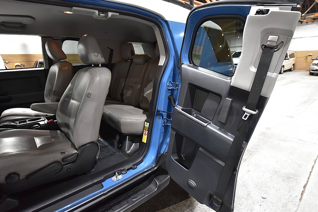 Used 2012 Toyota FJ Cruiser 4WD w/ Convenience Pkg image 31