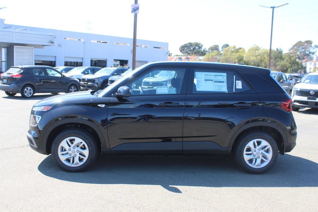 New 2026 Hyundai Venue SE FWD image 2