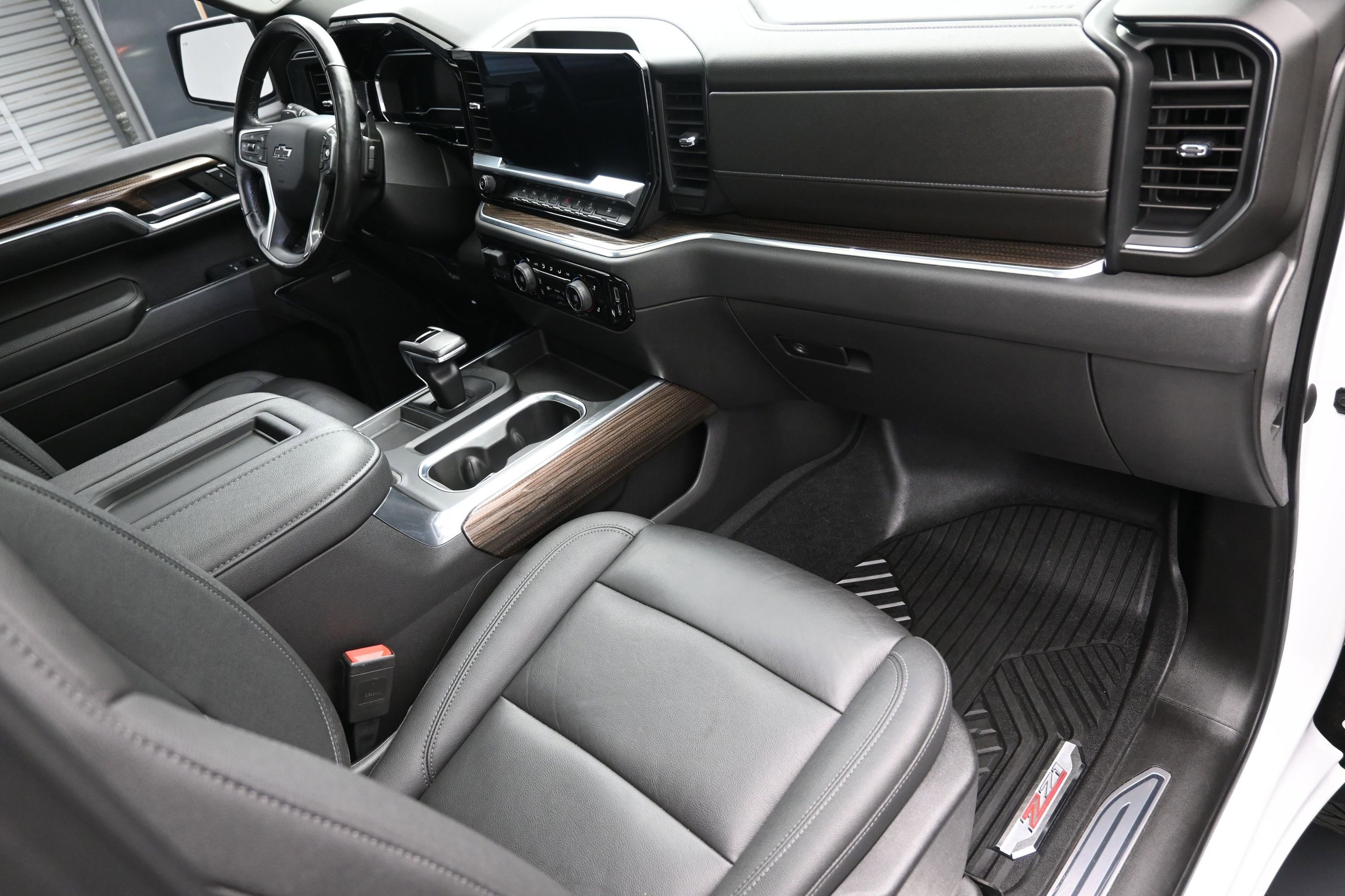 Used 2022 Chevrolet Silverado 1500 LT Trail Boss w/ LT Trail Boss Premium Package AWD/4WD image 39