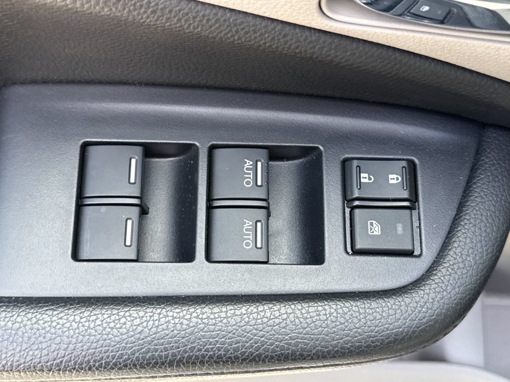 Used 2019 Honda Pilot Touring image 15