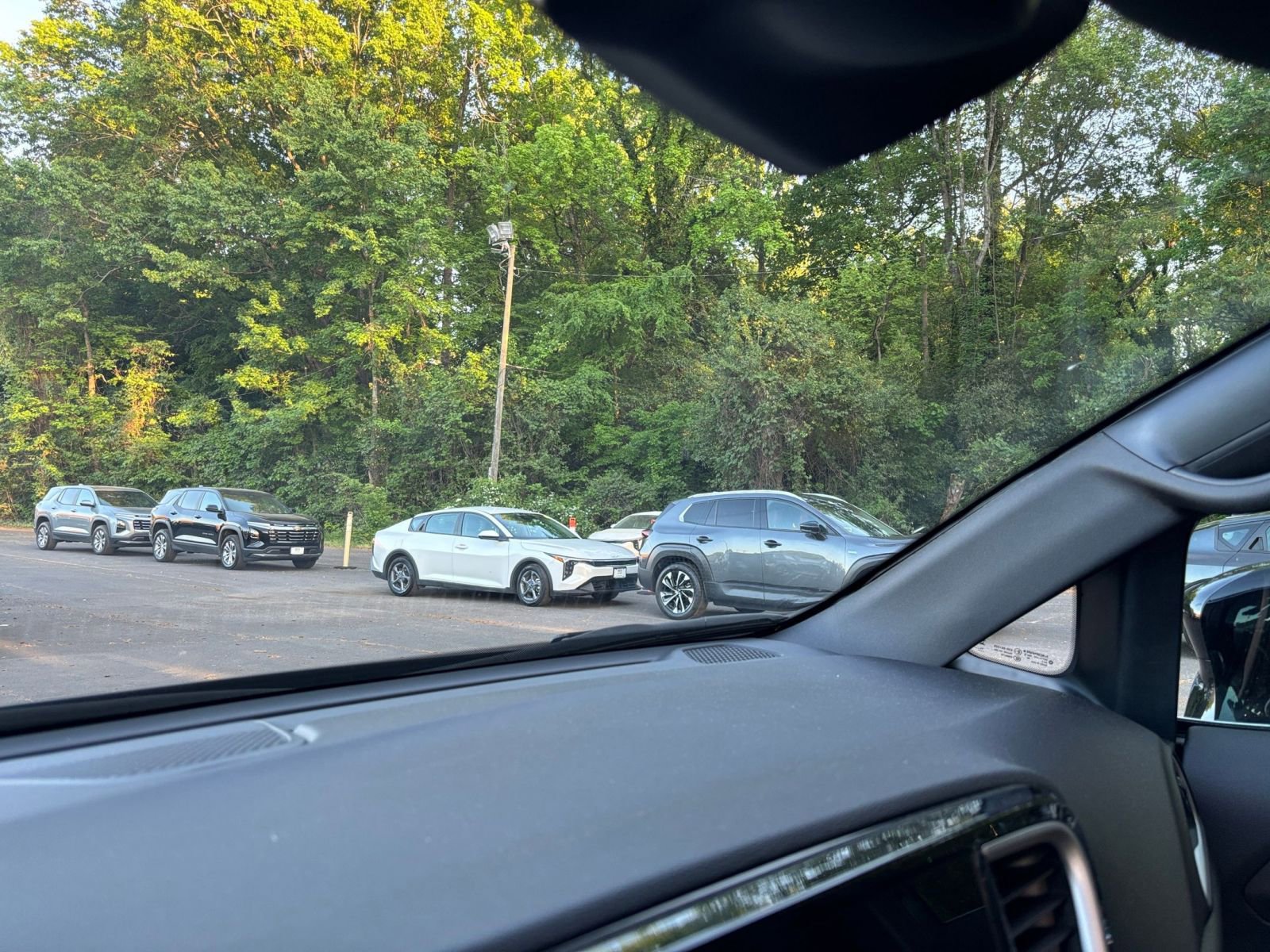 Used 2025 Chrysler Pacifica Select FWD image 37