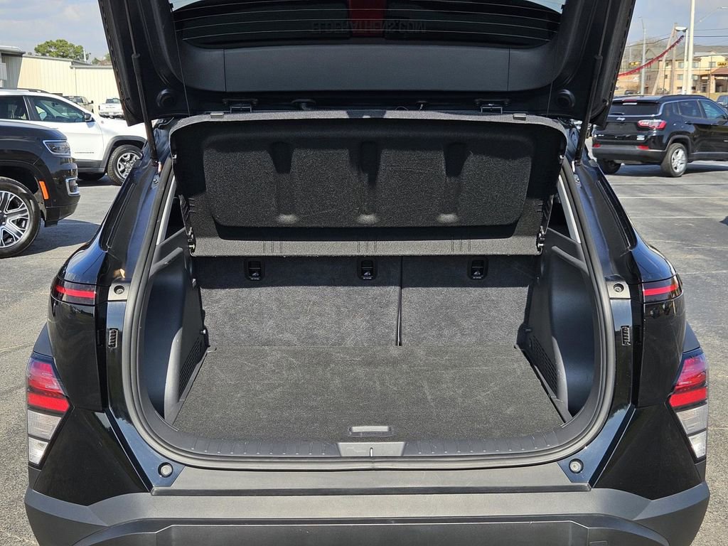 Used 2025 Hyundai Kona SEL image 8