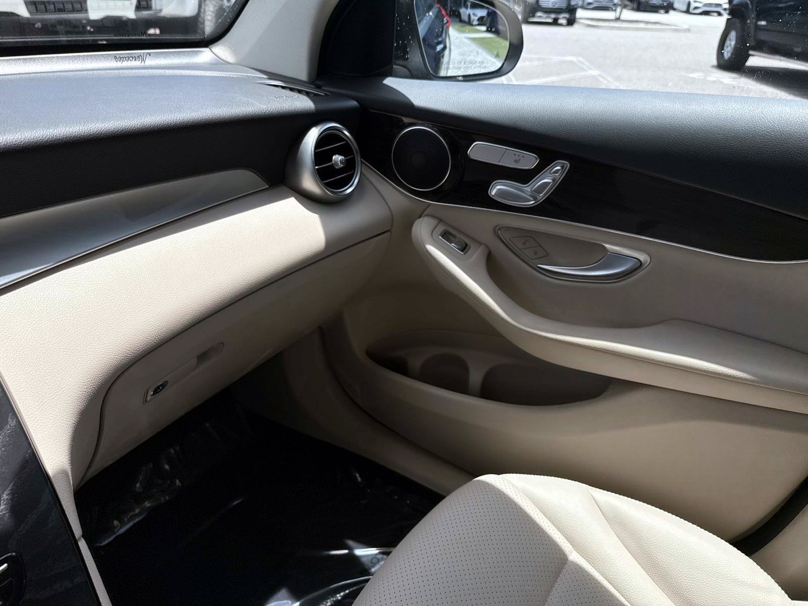Certified 2022 Mercedes-Benz GLC 300 image 24