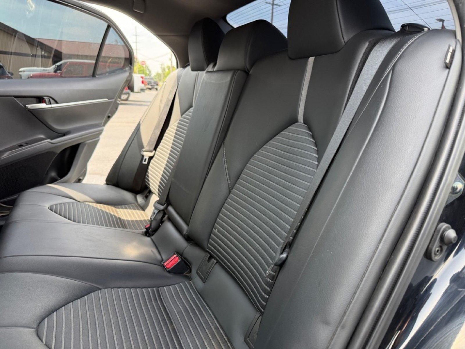 Used 2022 Toyota Camry SE w/ Convenience Package FWD image 28