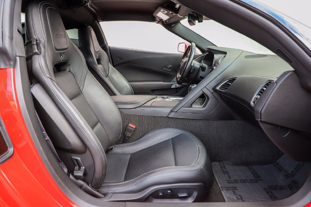 Used 2017 Chevrolet Corvette Z06 w/ Z07 Performance Package RWD image 59