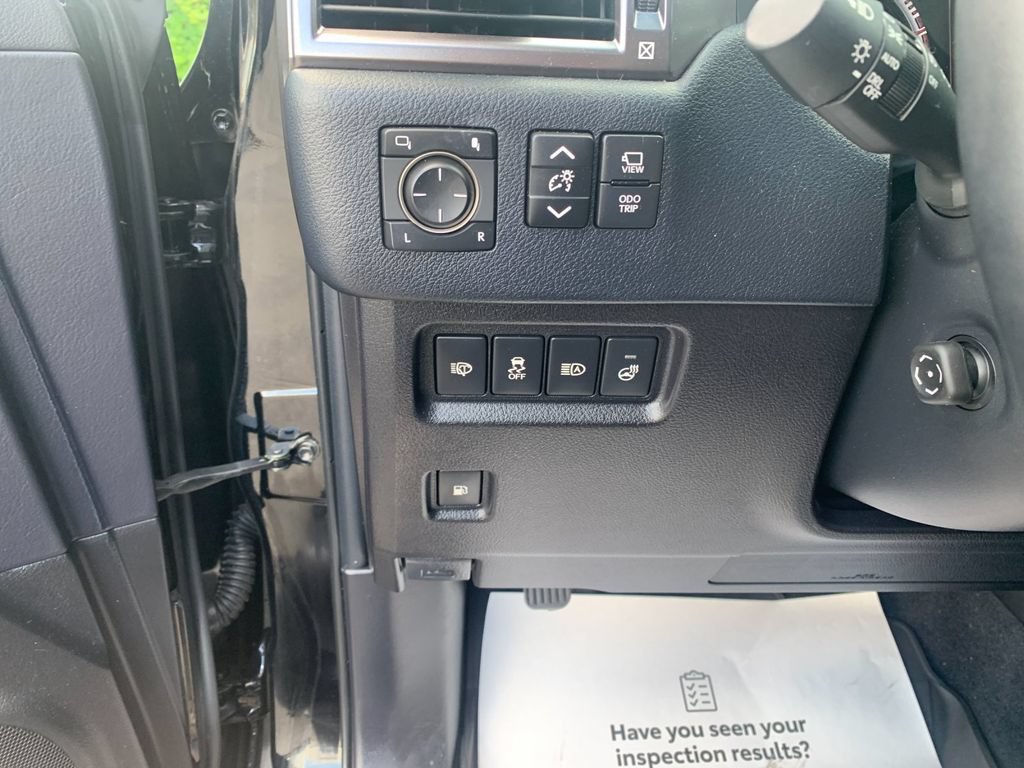 Used 2023 Lexus GX 460 w/ Black Line Special Edition AWD/4WD image 33