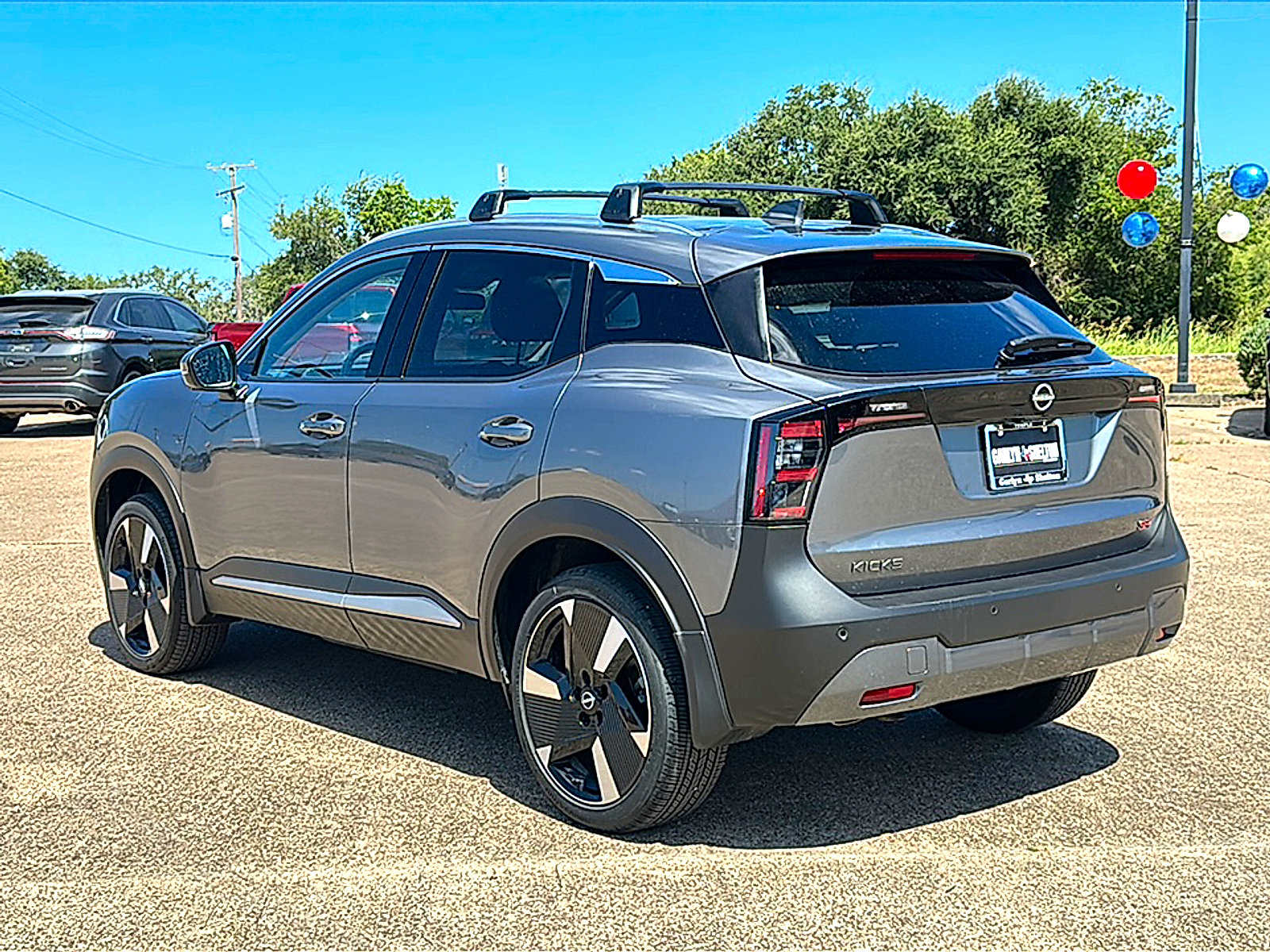 Certified 2025 Nissan Kicks SR FWD image 5