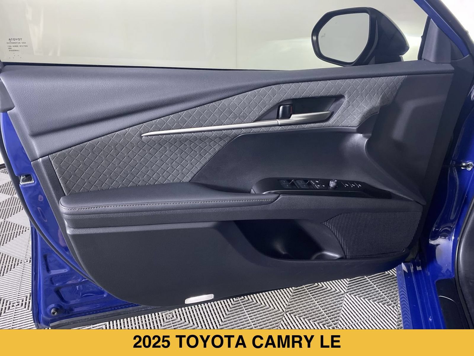 Used 2025 Toyota Camry XLE w/ Premium Plus Package AWD/4WD image 12