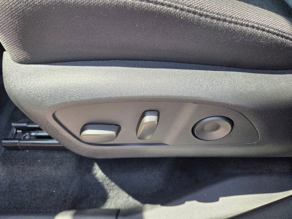 Certified 2025 GMC Acadia Elevation image 6