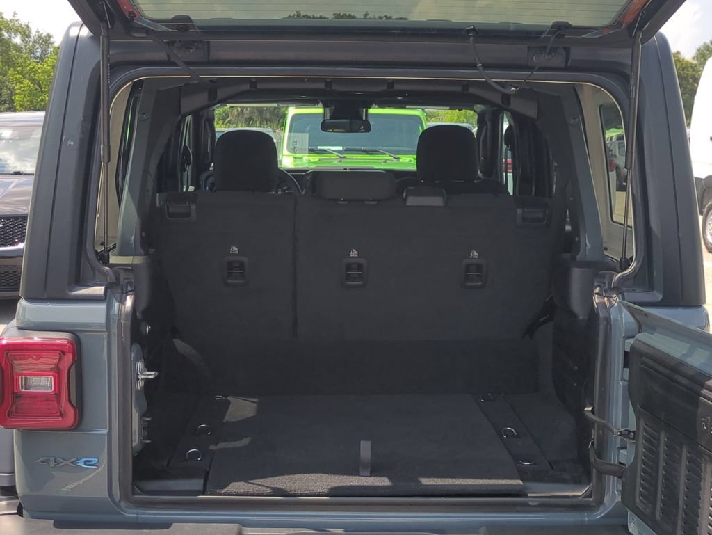 Used 2024 Jeep Wrangler Unlimited Rubicon 4xe AWD/4WD image 14