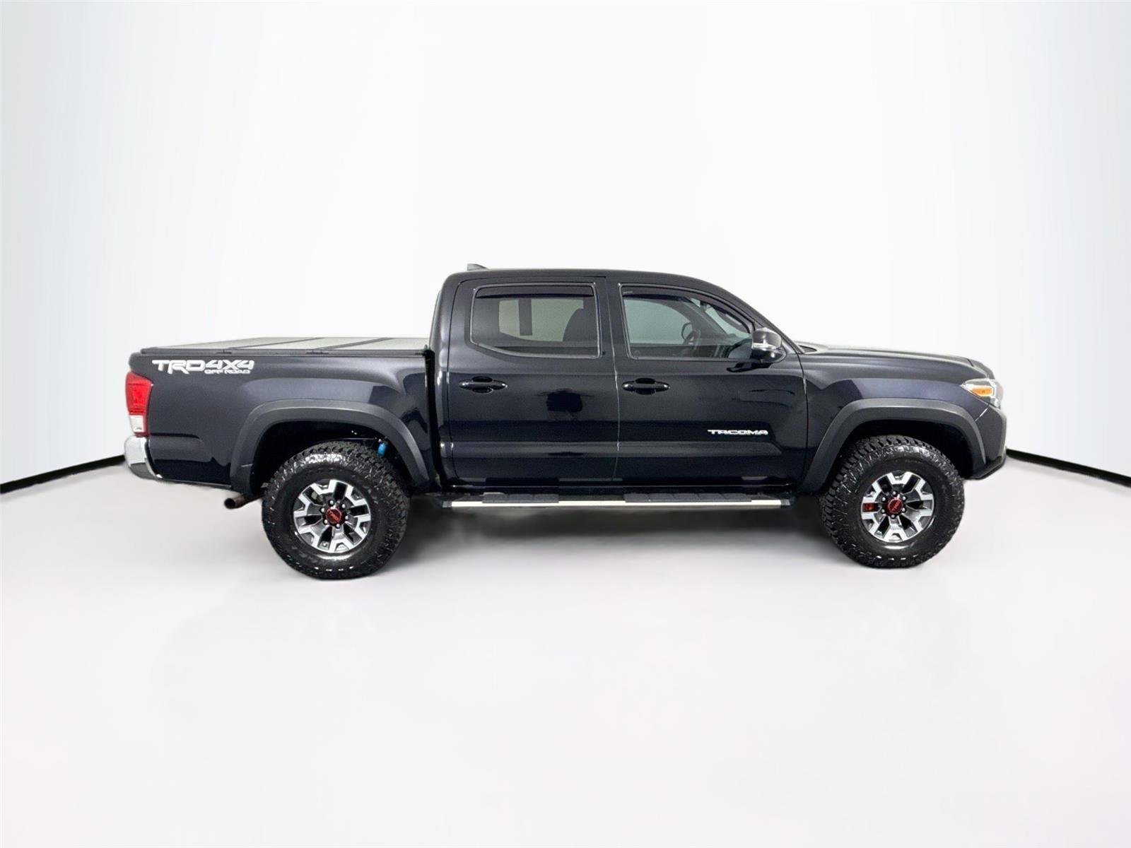 Used 2019 Toyota Tacoma TRD Off-Road image 10
