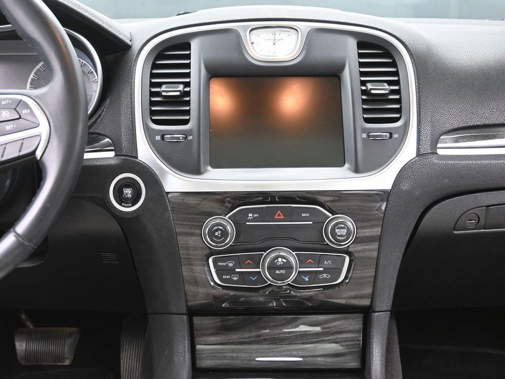 Used 2016 Chrysler 300 Limited image 24