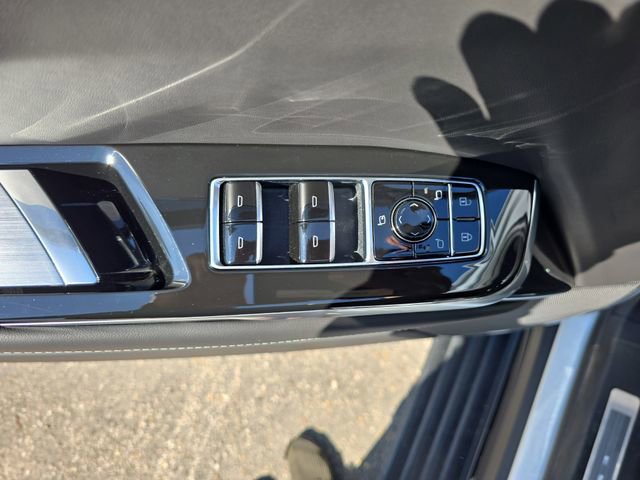 Used 2026 Cadillac Escalade V w/ LPO, ONYX Package image 27