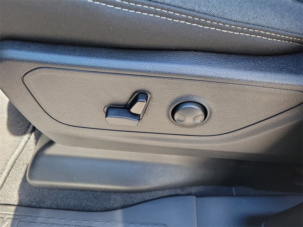 New 2026 RAM 1500 4x4 Crew Cab image 19