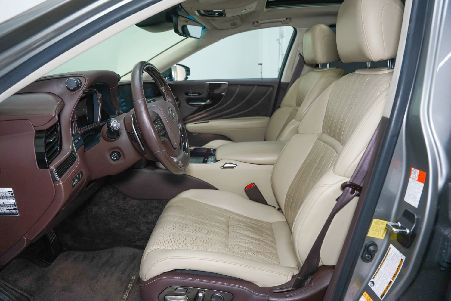 Used 2018 Lexus LS 500 w/ Luxury Package image 40