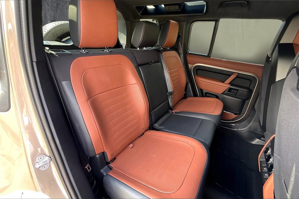 New 2025 Land Rover Defender 110 image 10