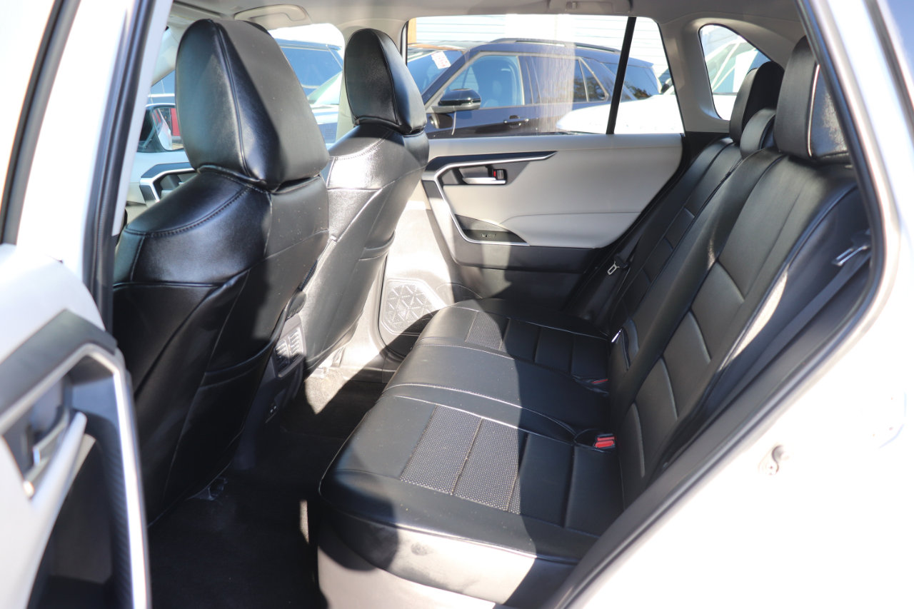Used 2025 Toyota RAV4 XLE image 12