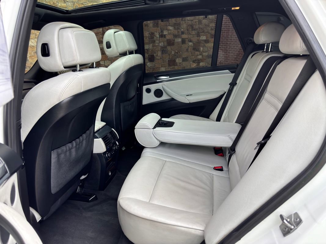 Used 2010 BMW X5 M image 34