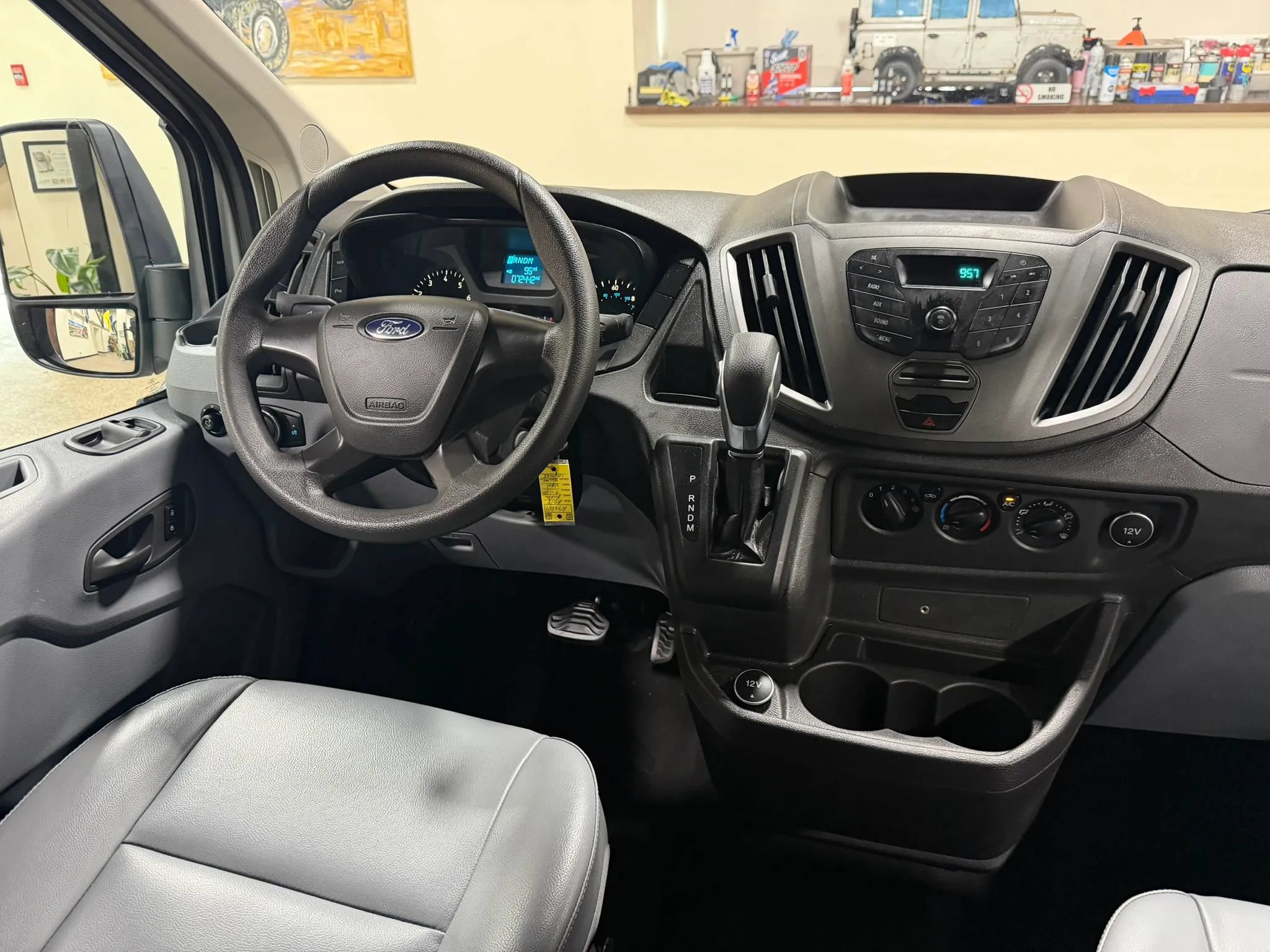 Used 2018 Ford Transit 150 XL RWD image 49