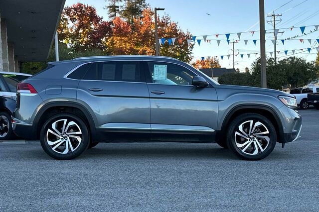 Used 2020 Volkswagen Atlas Cross Sport SEL Premium image 3
