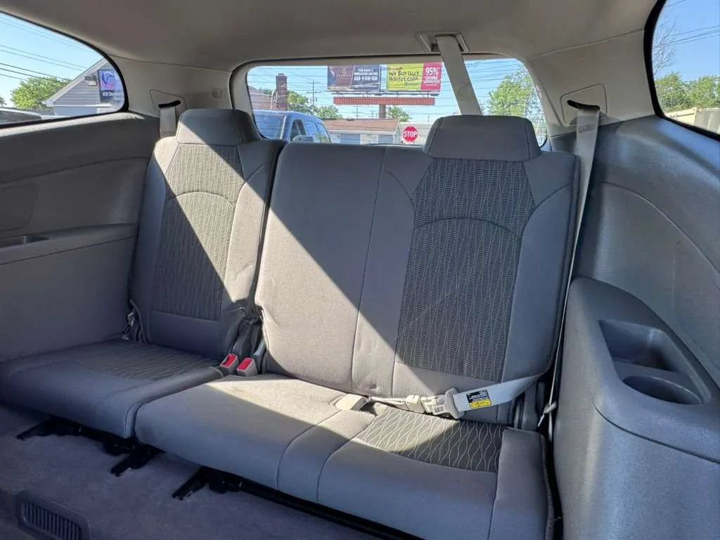 Used 2016 Chevrolet Traverse LS AWD/4WD image 13