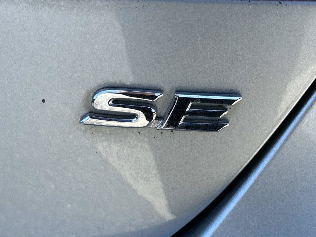 Used 2018 Toyota Camry SE FWD image 10