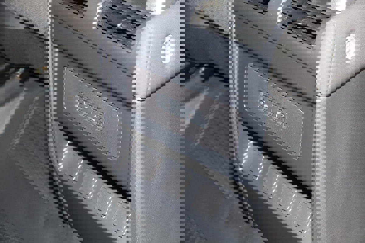 Used 2023 Land Rover Defender 110 S image 16