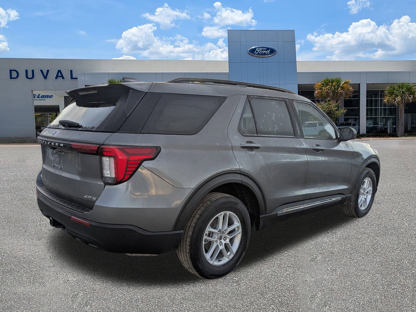 New 2025 Ford Explorer Active image 4