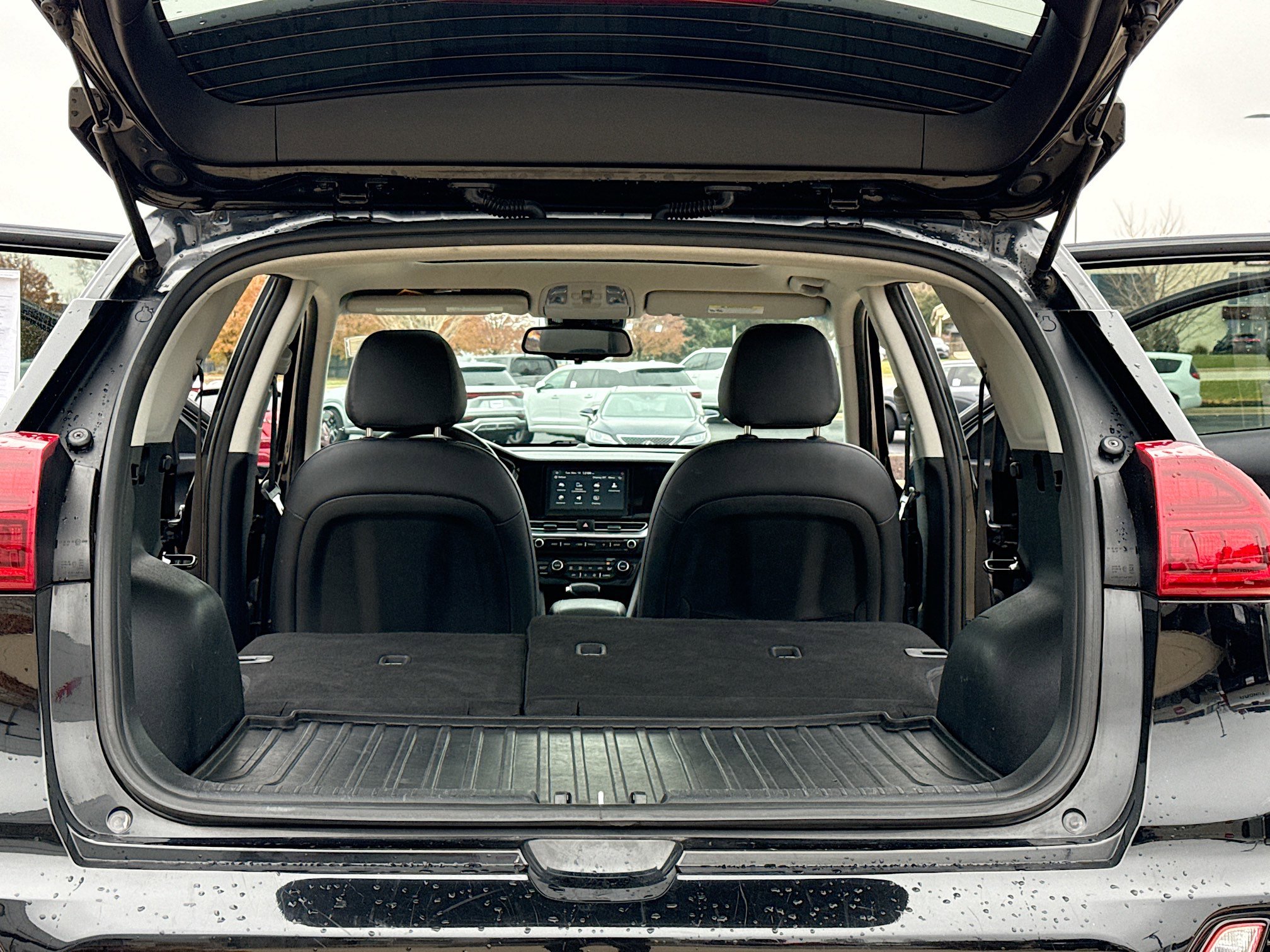 Used 2020 Kia Niro Touring image 7