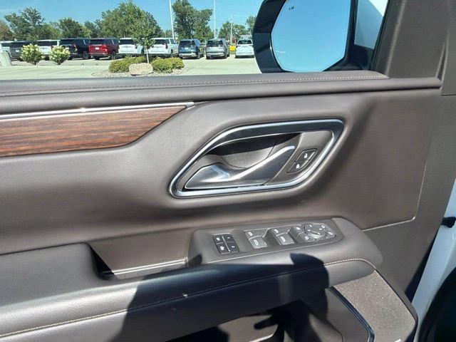 Used 2022 Chevrolet Suburban High Country AWD/4WD image 11