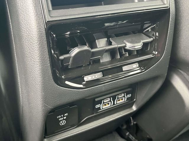 New 2025 Jeep Grand Cherokee Altitude image 17