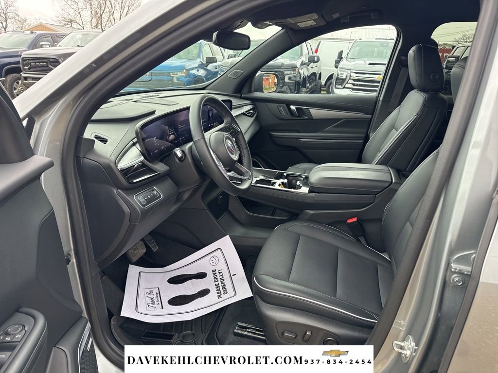 Used 2025 Buick Enclave Preferred w/ Power Package image 17