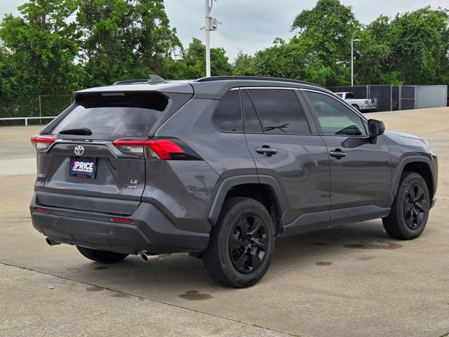 Used 2020 Toyota RAV4 LE AWD/4WD image 5