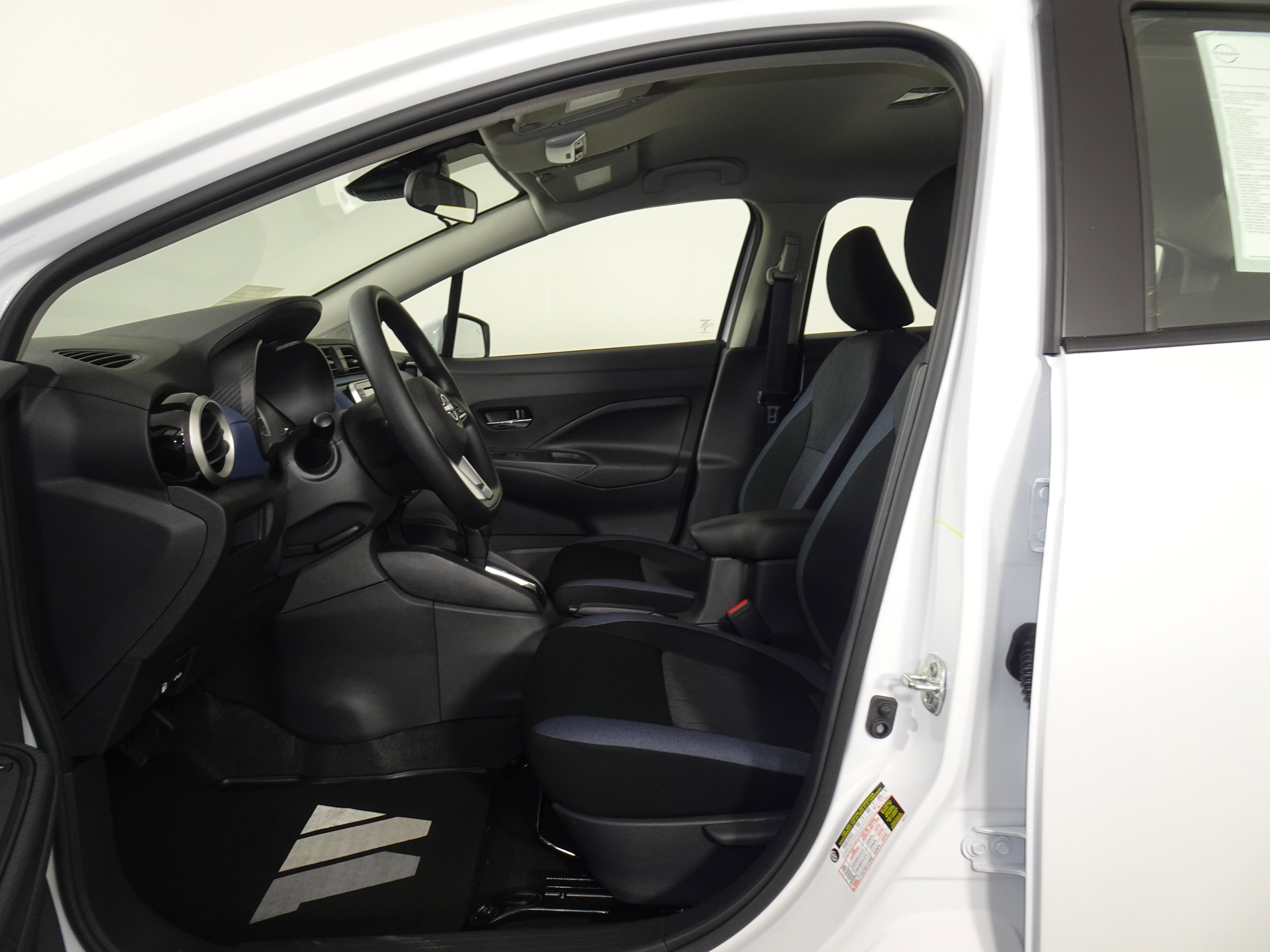 New 2025 Nissan Versa SV w/ Trunk Package image 4