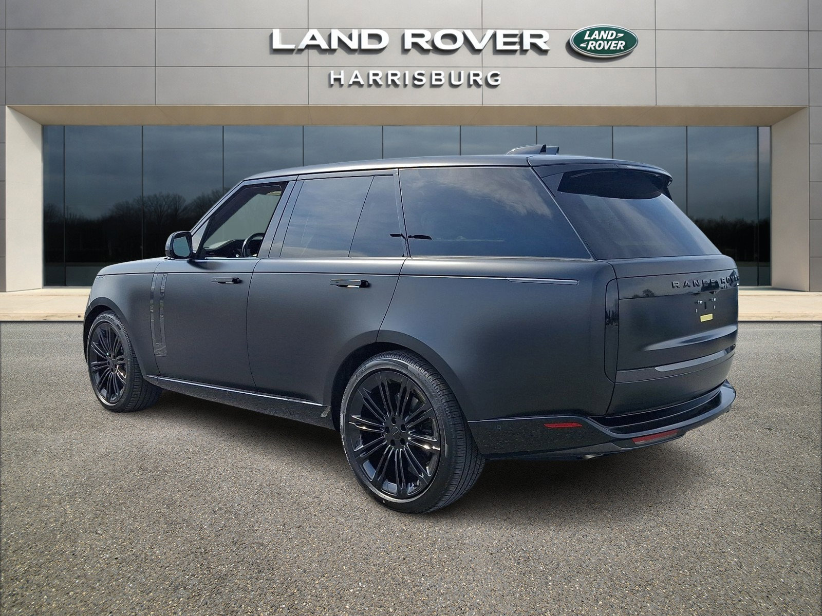 Used 2026 Land Rover Range Rover SE image 2